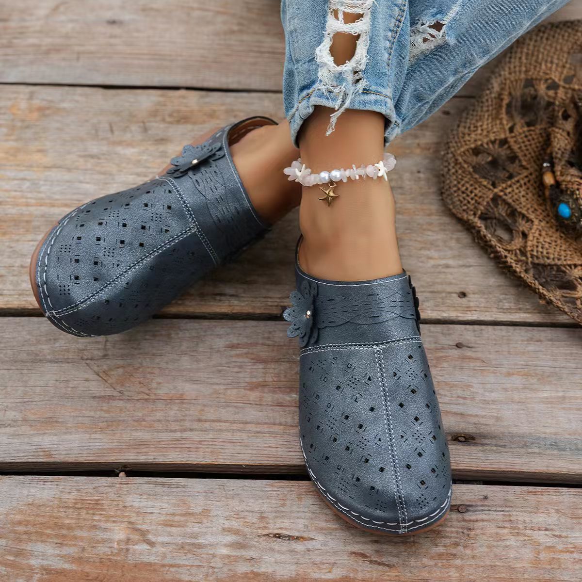 Orthopedic Wide-Toe Wedge Clogs – Lightweight & Non-Slip