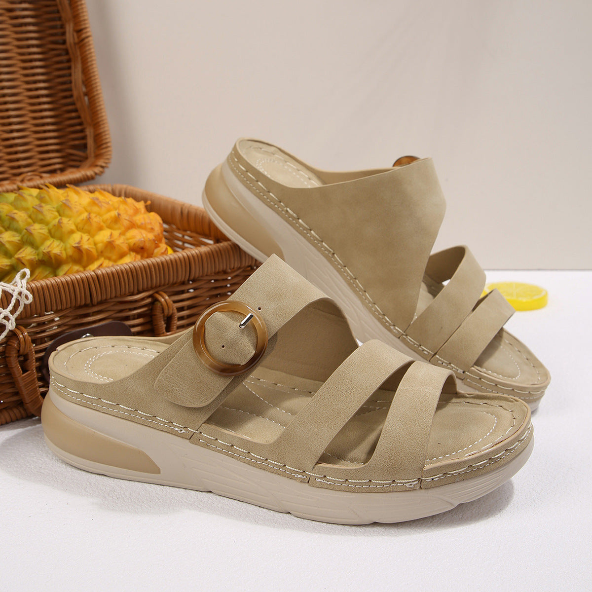 đŸ”¥Trending Now: Women's Thick Sole Platform Slippers – Light & Airy Comfort