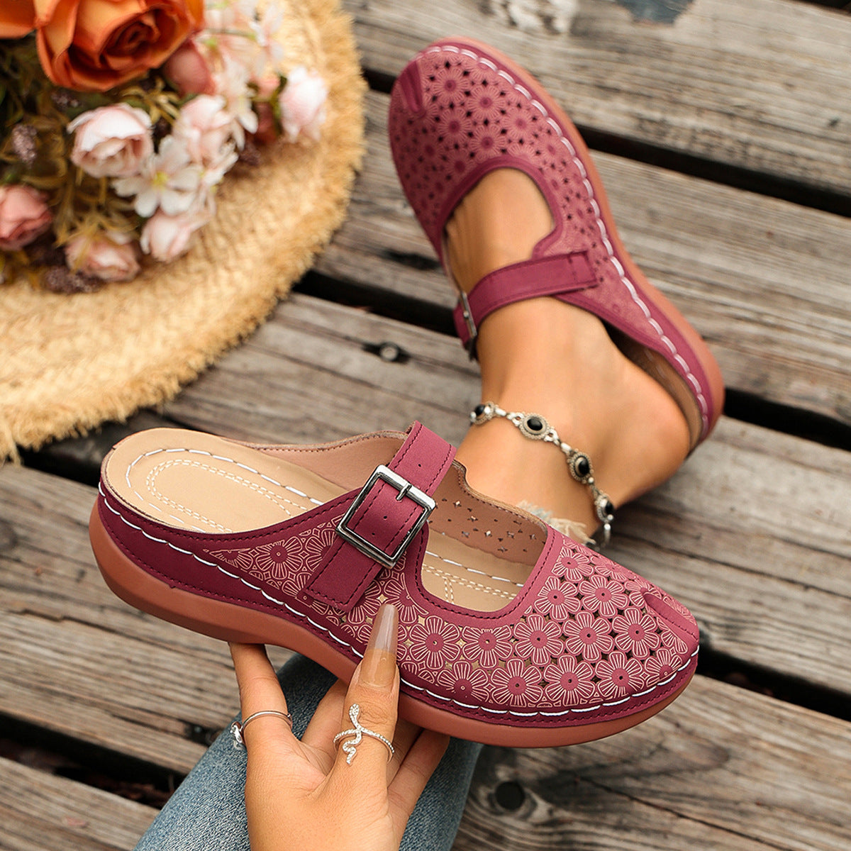 Women's Lightweight Slip-On Clogs with Arch Support