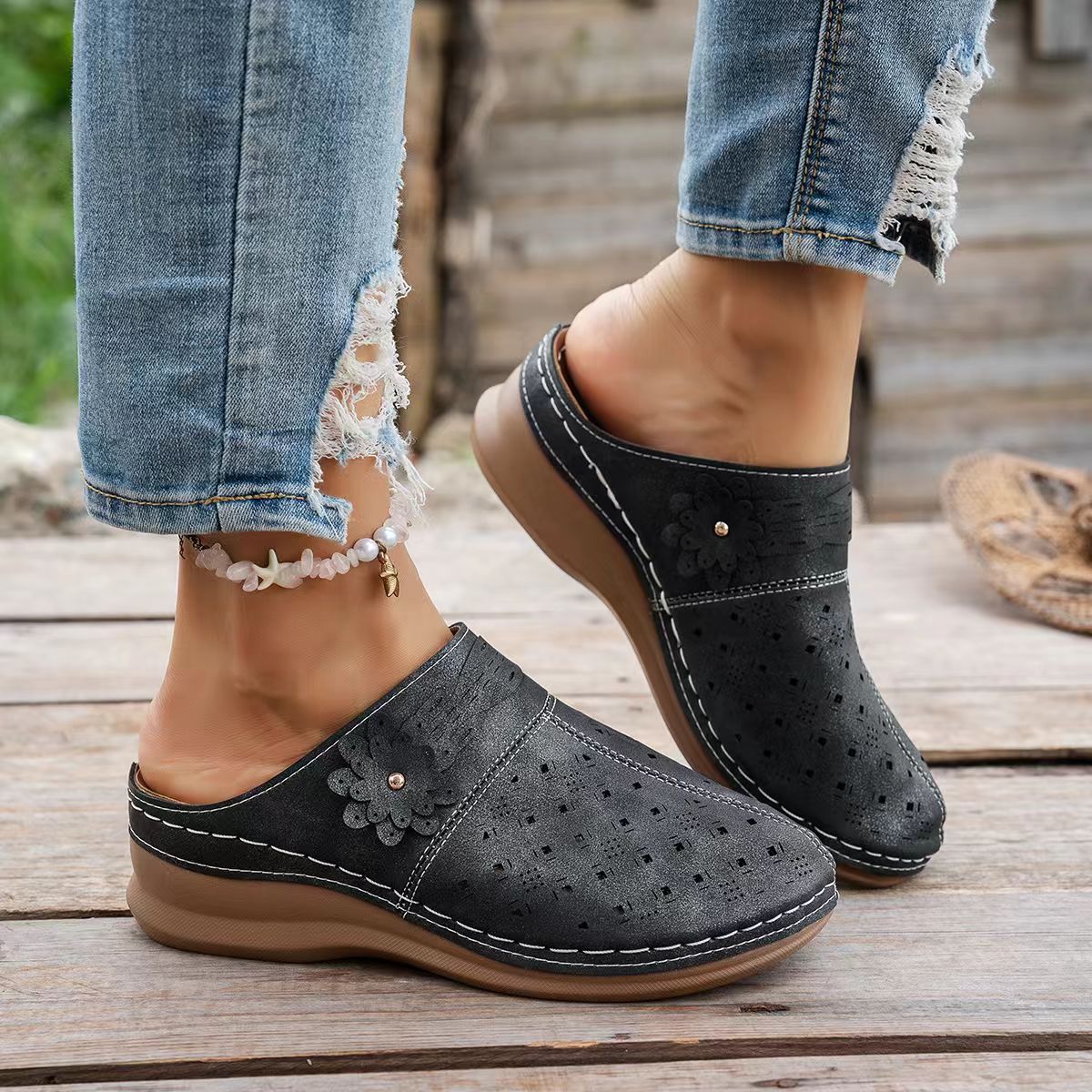 Orthopedic Wide-Toe Wedge Clogs – Lightweight & Non-Slip