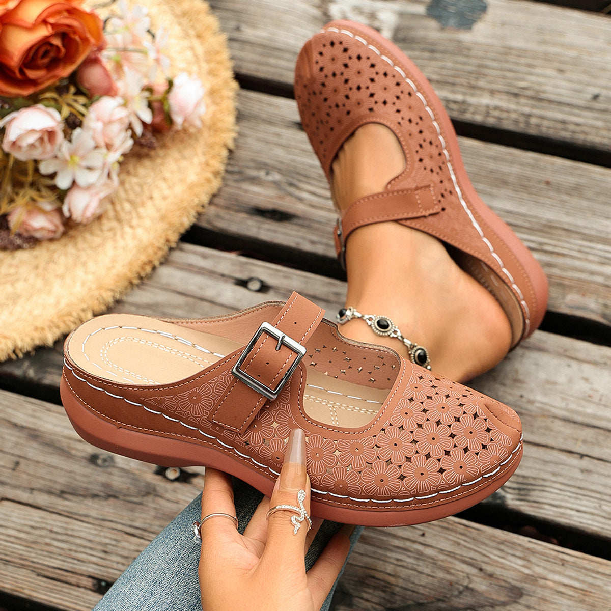 Women's Lightweight Slip-On Clogs with Arch Support
