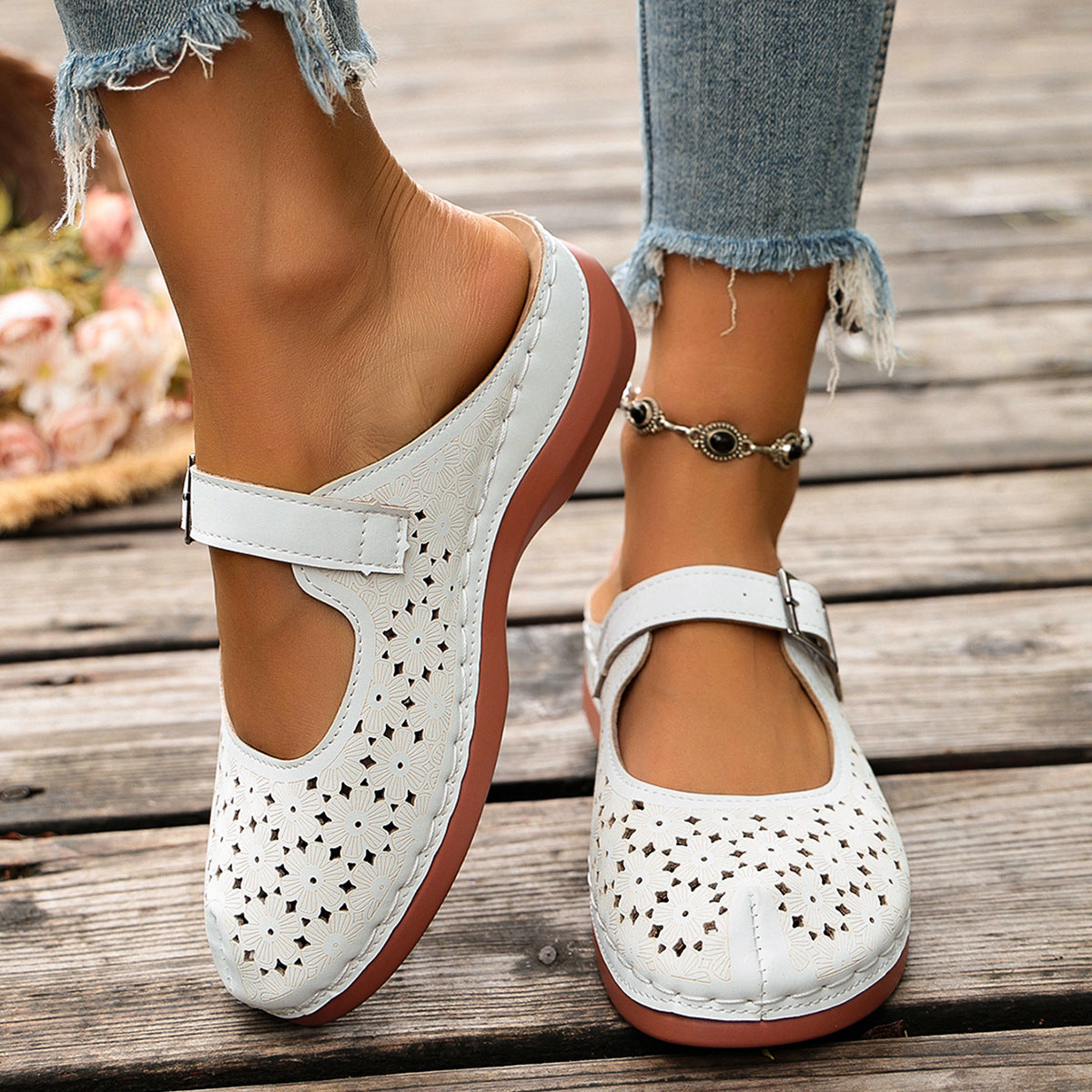 Women's Lightweight Slip-On Clogs with Arch Support